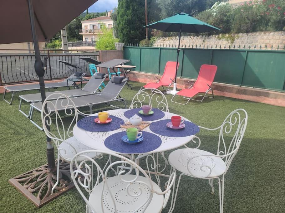 Apartamento De 1 A 6 Avec Terrasse Solarium, Vue Panoramique Et Parking Gratuit Grasse Exterior foto
